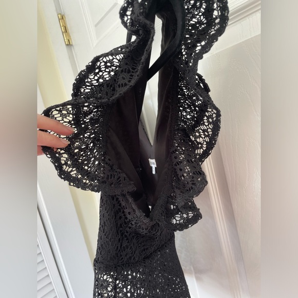 Steve Madden flutter lace top in black mesh - Picture 4 of 9